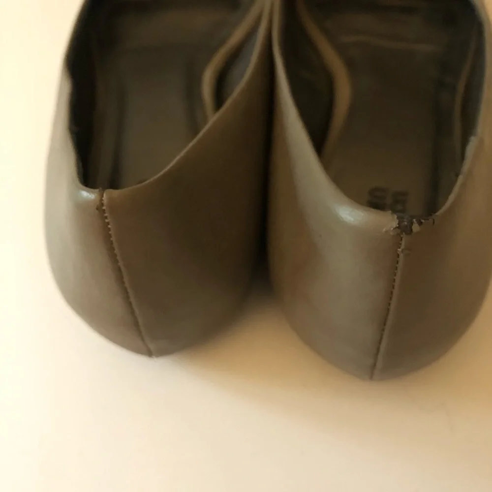 Mossimo Gray Hardware Flats